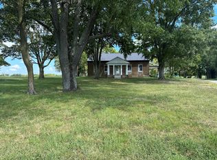 1975C Scotts Ferry Rd, Versailles, KY 40383