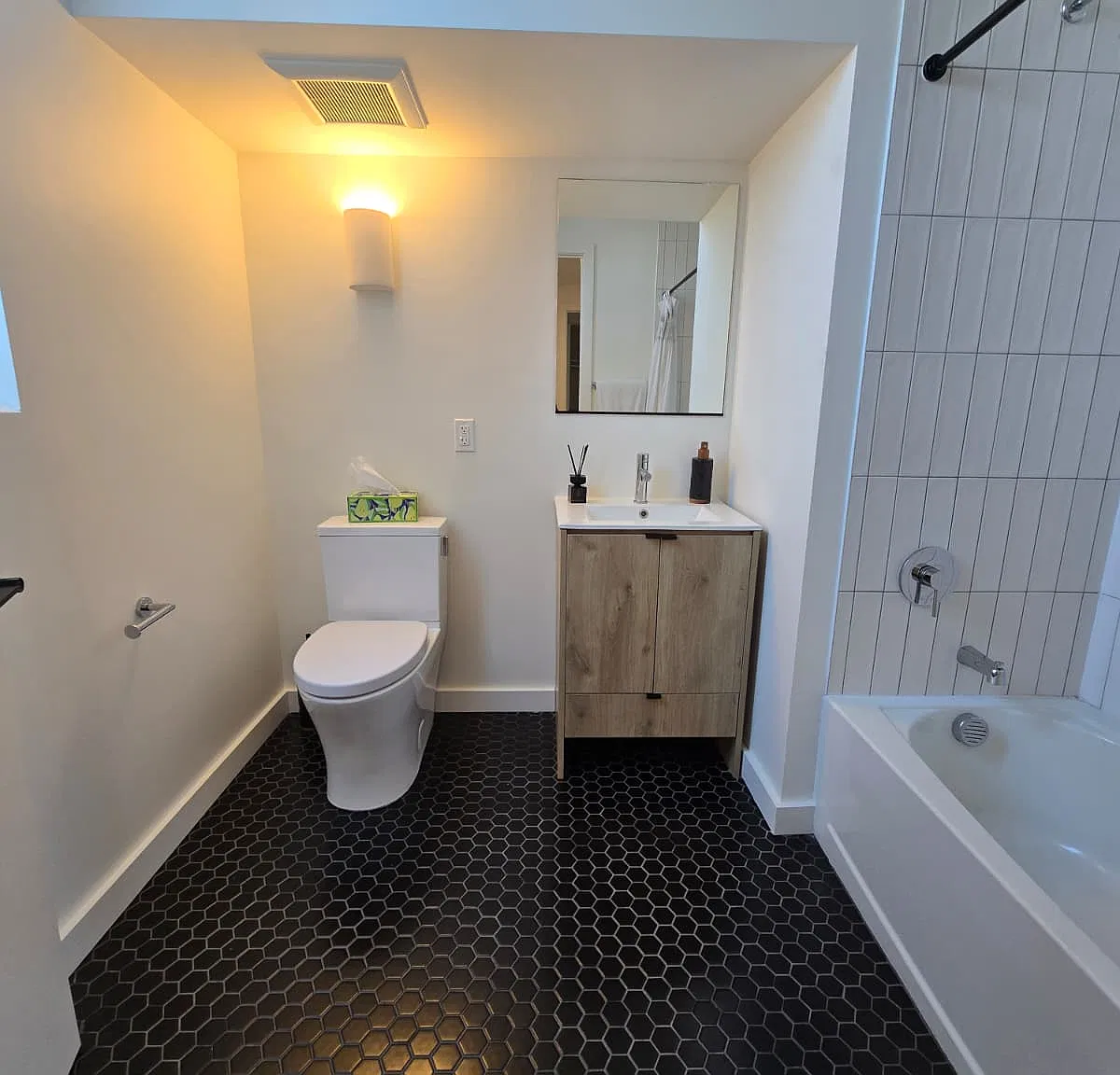 2 bed, $4,900 — Photo 4