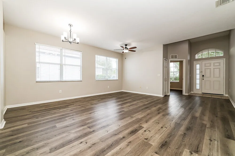 4 bed, 2.0 bath, 1922 sqft, $2,295 — Photo 4