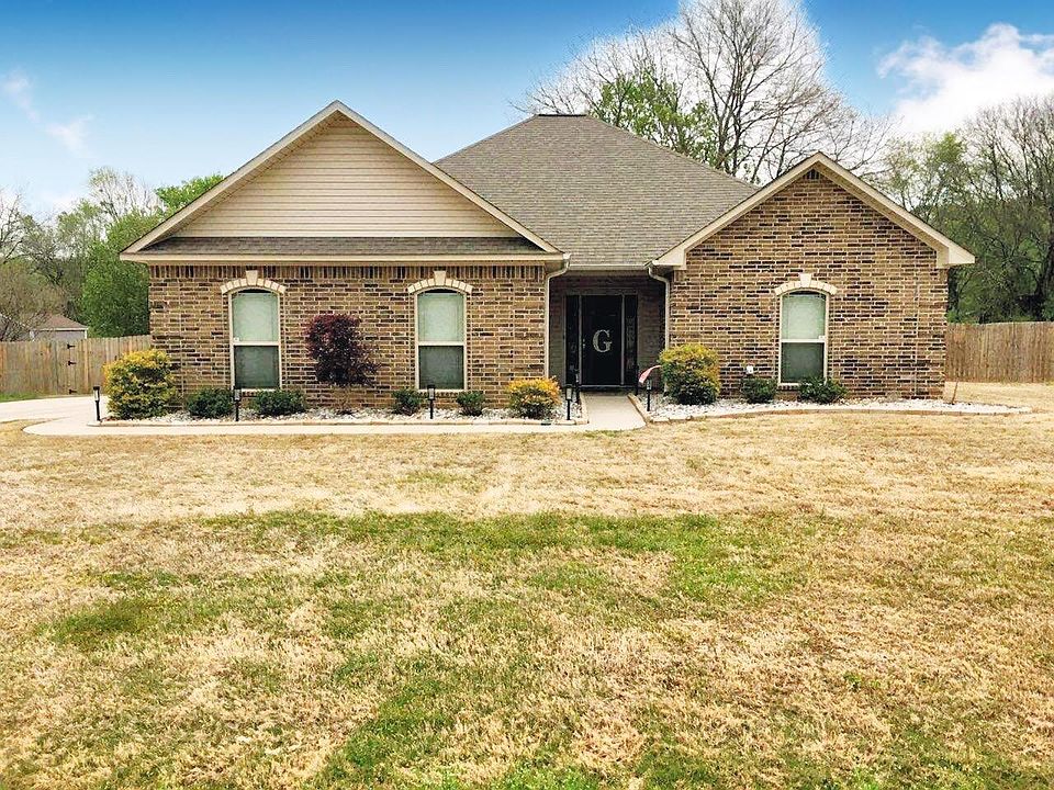 1st image of 84 Silverhill Dr