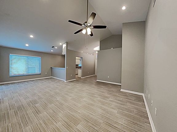 4th image of 7103 Starmount Dr