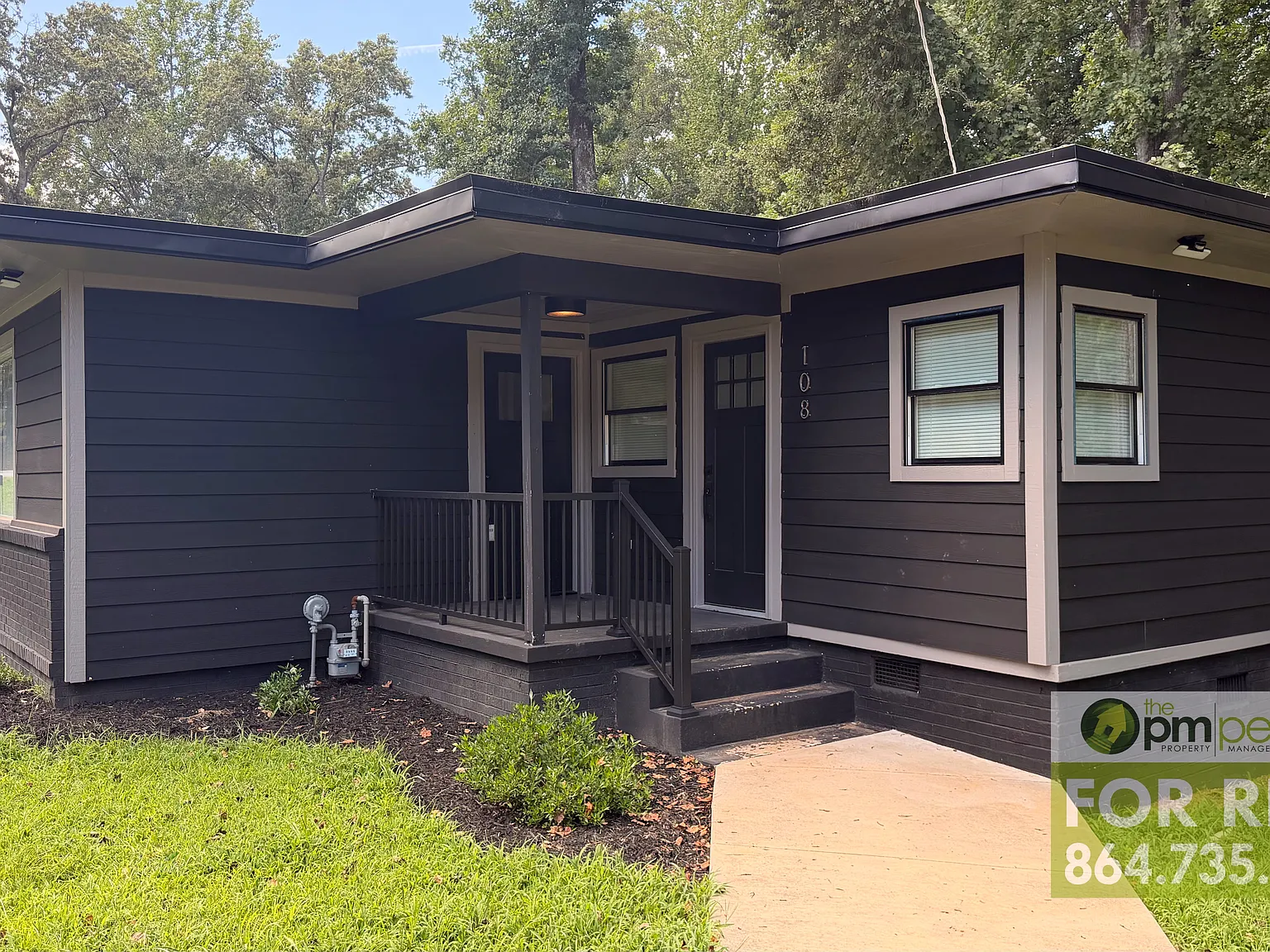 3 bed, 990 sqft, $1,695 — Photo 1