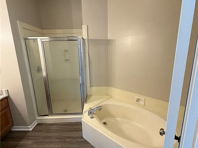 1208 Bayou Woods Dr — Photo 21