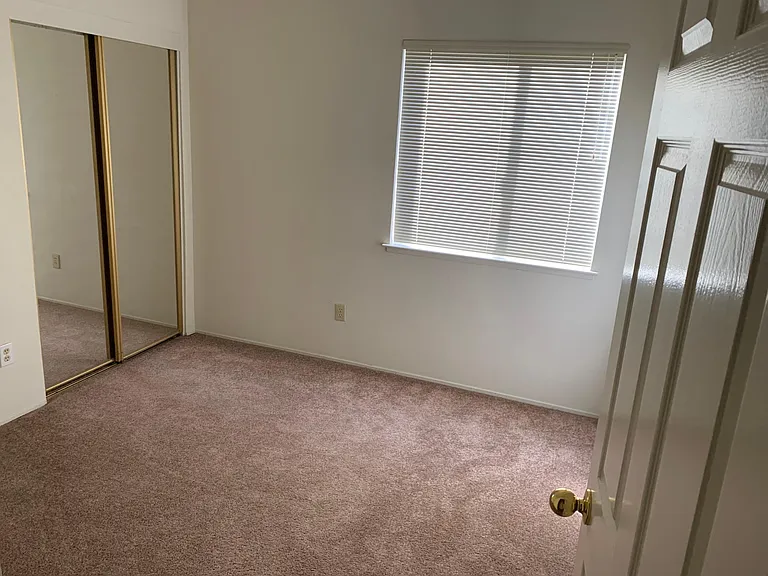 1040 Haman Way — Photo 9