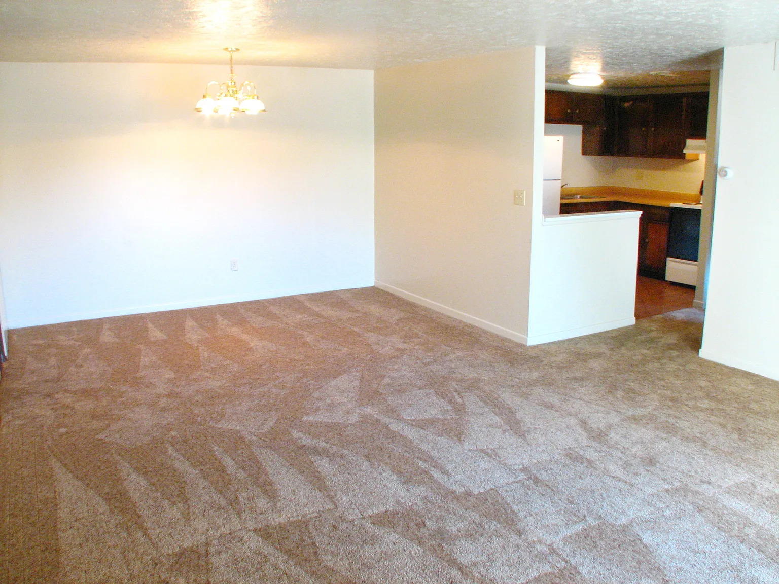 College Park Apartments — Photo 2