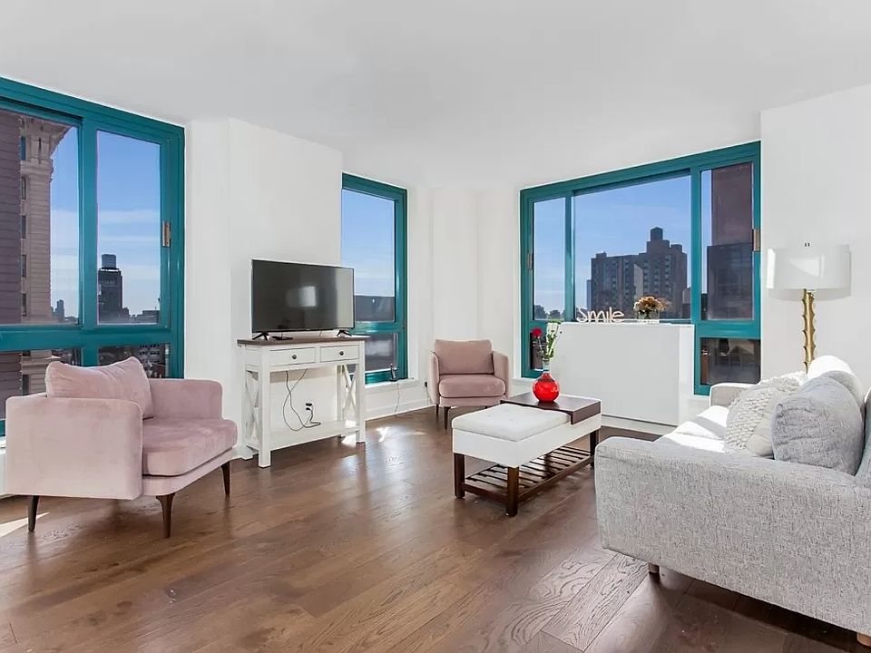 1st image of 1 Irving Pl APT V17b