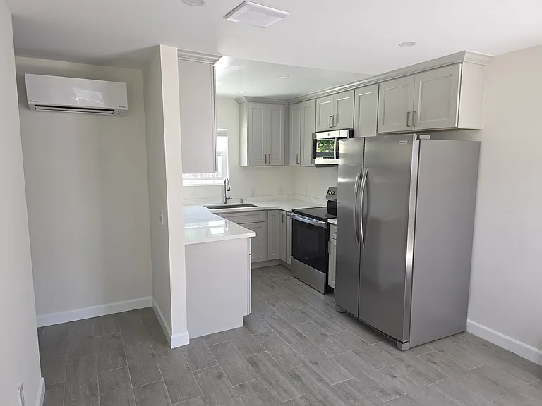 217 E Morningside St #A — Photo 5