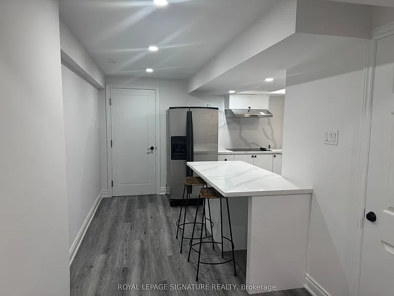 44 Isabella St #BASEMENT — Photo 2