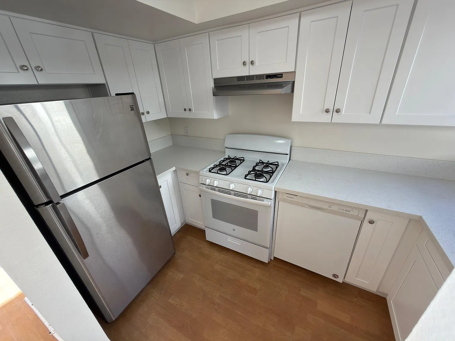 2 bed, 1100 sqft, $2,750 — Photo 2