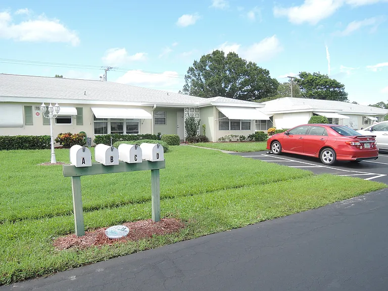 115 Lakes End Dr #D — Photo 1