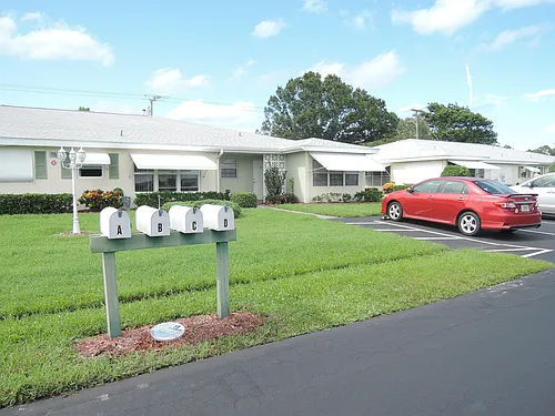 115 Lakes End Dr #D Photo 1