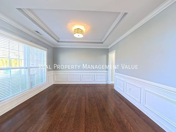 3rd image of 8600 Fairgreen Ave