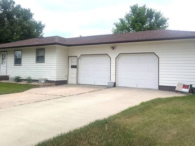 10 S Iowa Ave, Platte, SD, 57369