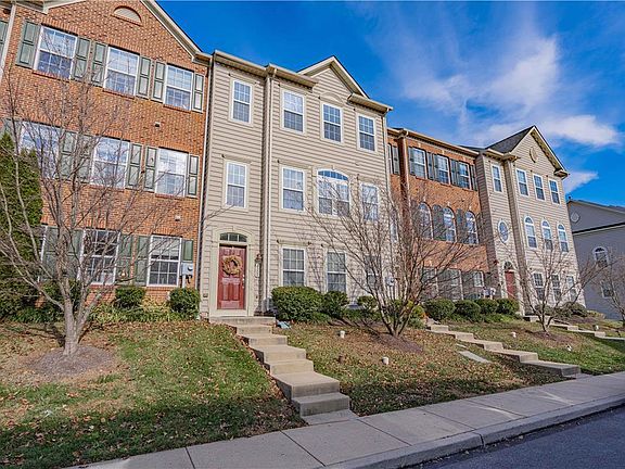 3rd image of 3208 Ellington Ln