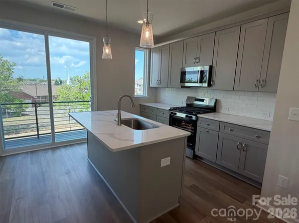 1610 Spring St #Eqx1873, Charlotte, NC 28206