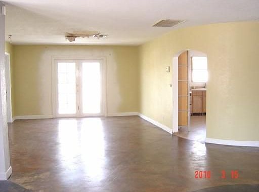 4th image of 2125 NE 57th St