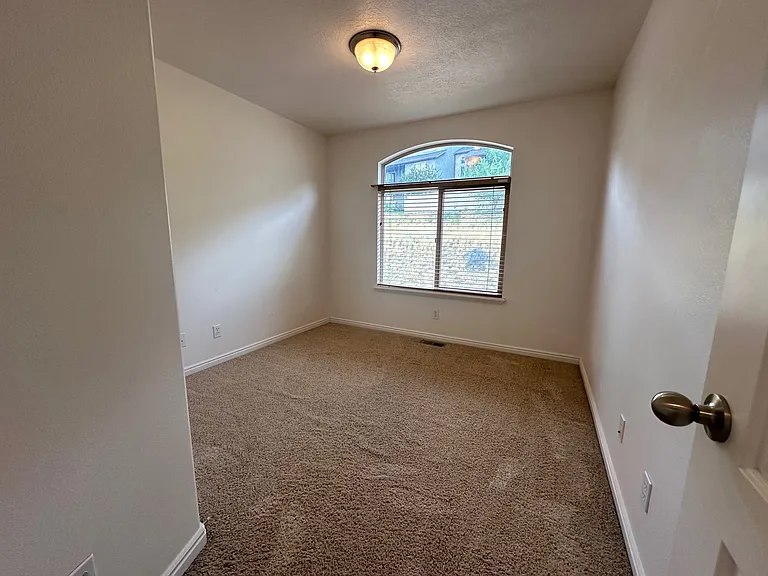 10446 N Morgan Blvd — Photo 8