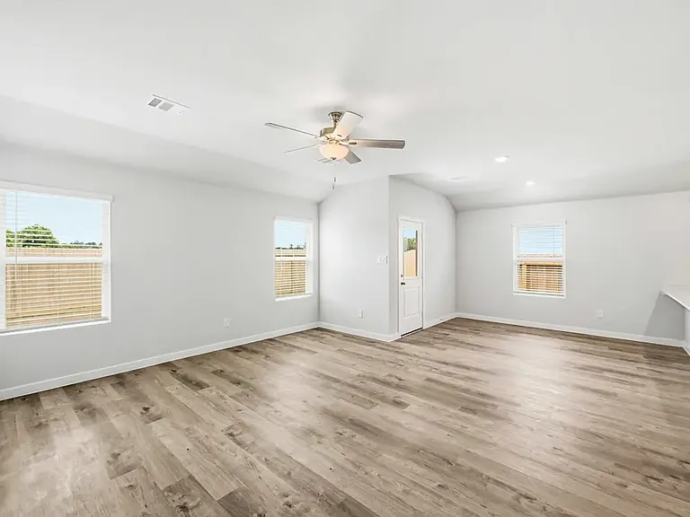 811 Brookside Dr — Photo 11