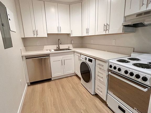 5th image of 3810 31st St #109