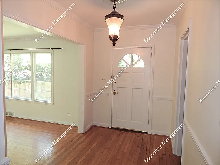 1033 Scott Blvd — Photo 4