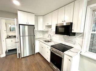 320 S 16th St #2R, Philadelphia, PA 19102