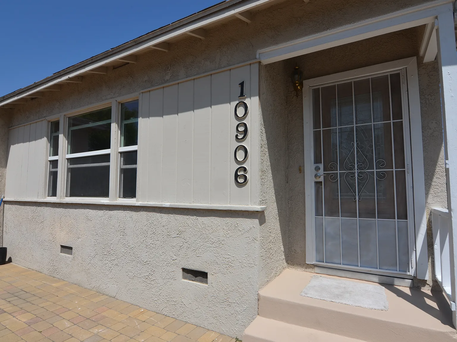 2 bed, 1100 sqft, $2,500 — Photo 1
