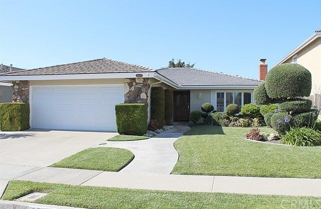 1st image of 4541 Guava Ave