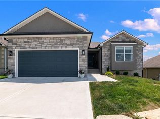 902 Ingleside Dr, Pleasant Hill, MO 64080