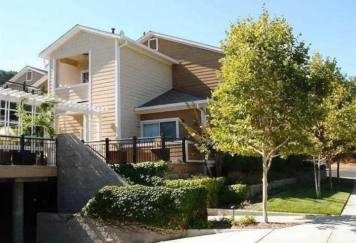 1192 Walker Ave — Photo 1
