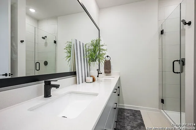 719 E Locust St #2102 — Photo 15