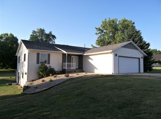 1767 E Springfield Dr, Warsaw, IN 46582