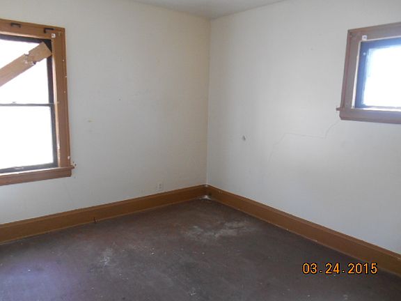 5th image of 3557 E 135th St