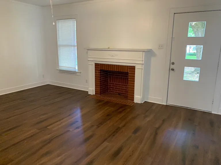 107 Browning Ave — Photo 5