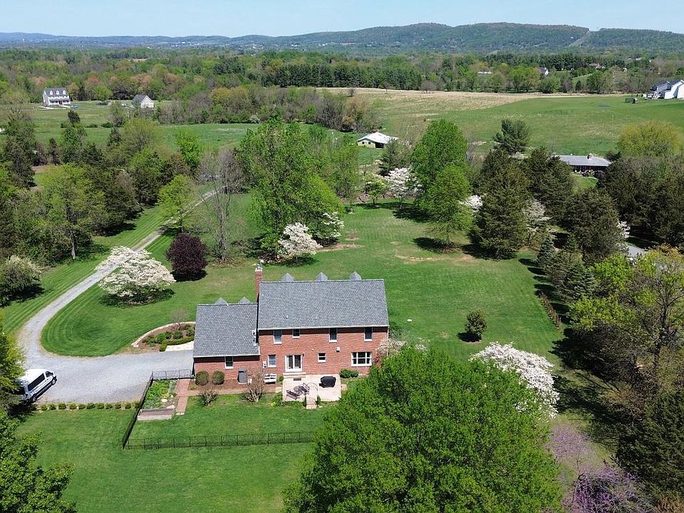 2nd image of 11929 Folly Ln
