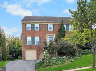 1130 20th St S, Arlington, VA 22202