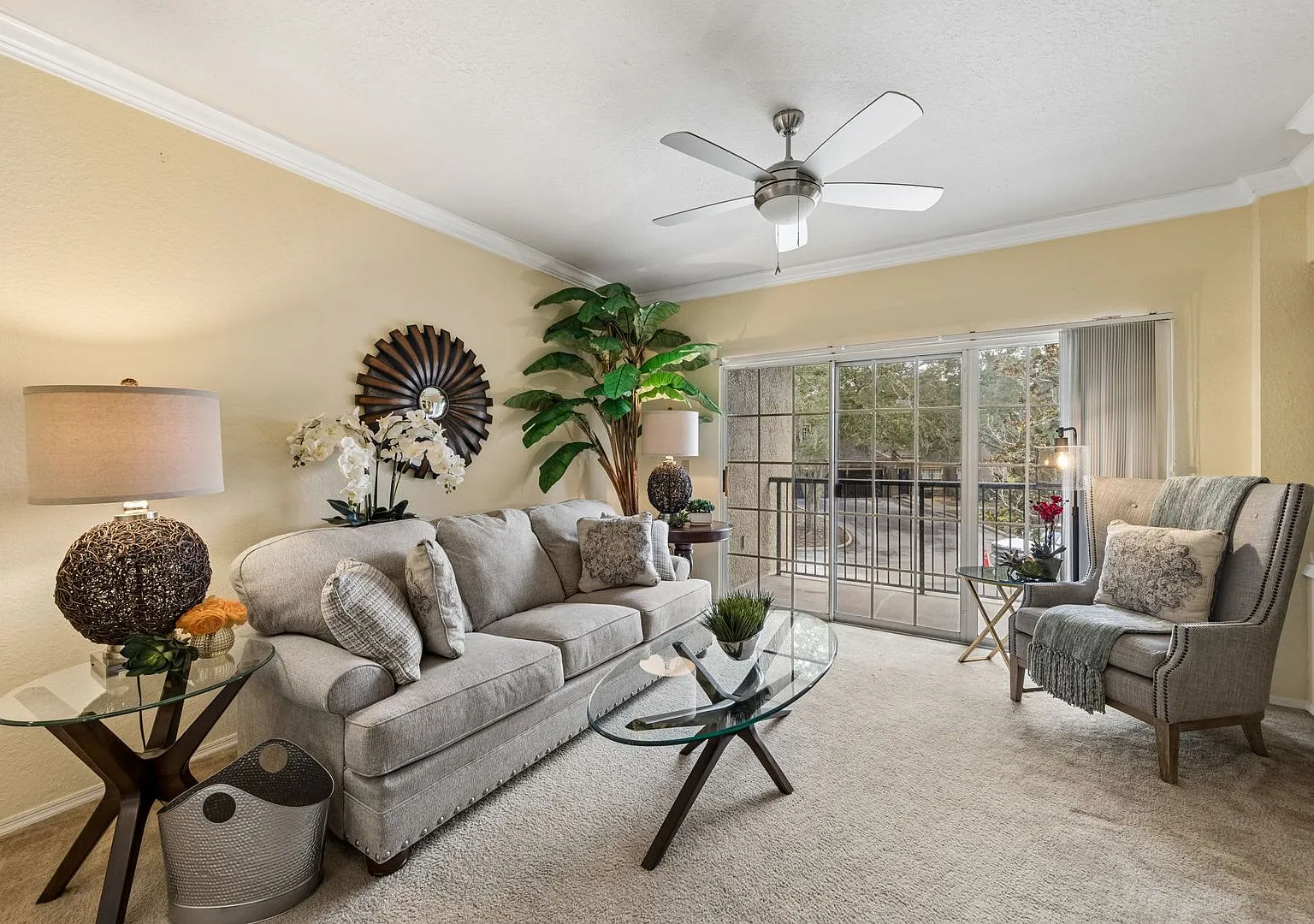 1/1 2nd floor condo, in gated community with all the amenities — Photo 3