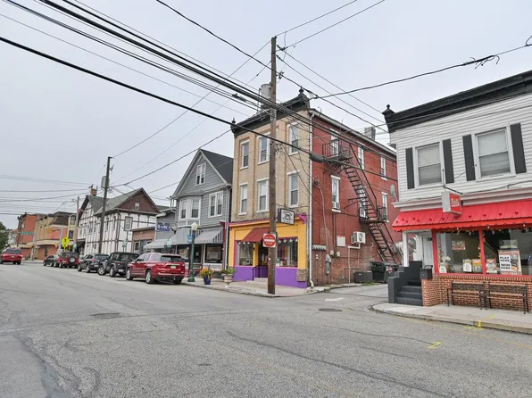 213 3rd St, New Cumberland, PA 17070