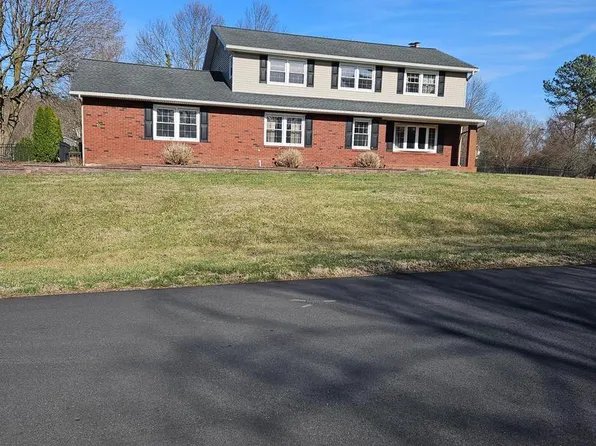 503 Coach Dr, Bear, DE 19701