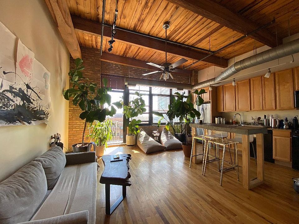 1st image of 625 W Jackson Blvd APT 806