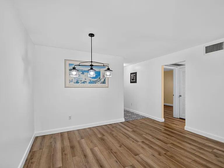 1505 Crescent Cir #B24 — Photo 16