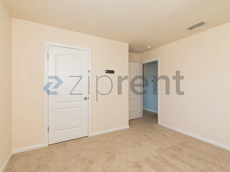86135 Railway Pl — Photo 32
