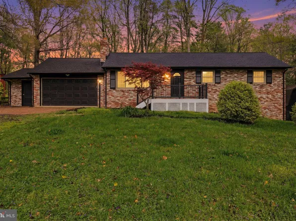 96 Sandy Ridge Rd, Fredericksburg, VA 22405