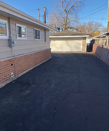 2nd image of 1390 Imperial Ave