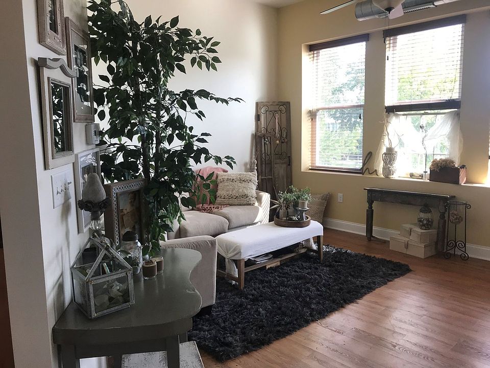 1st image of 21 Bay St APT 406