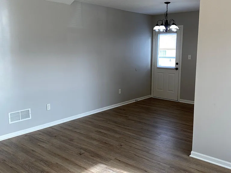 220 SW Chartwell Cir #220 — Photo 4
