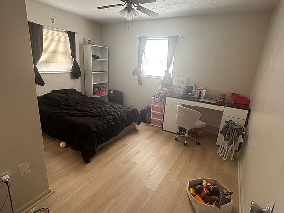 4th image of 5628 23rd St W #A