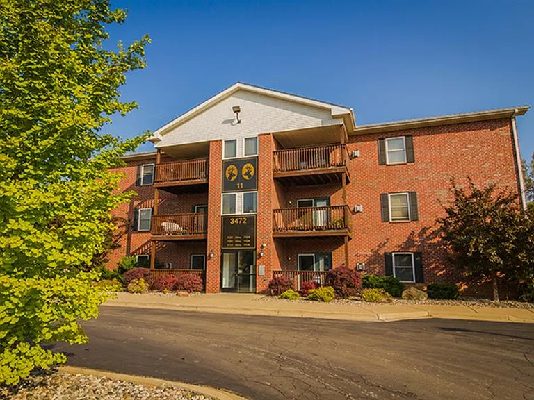 Creek Club Apartments — Photo 10
