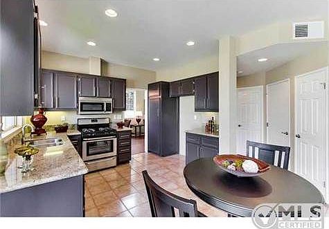 1st image of 917 Verano Dr