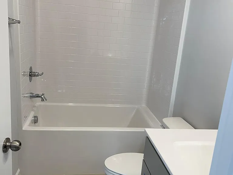 6335 Southgrove St — Photo 6