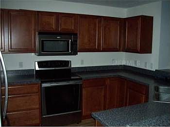 5th image of 10908 Kensington Park Ave